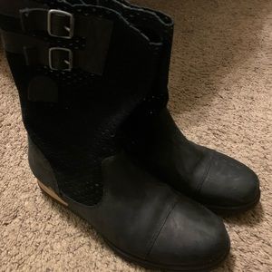 Sorel black boots
